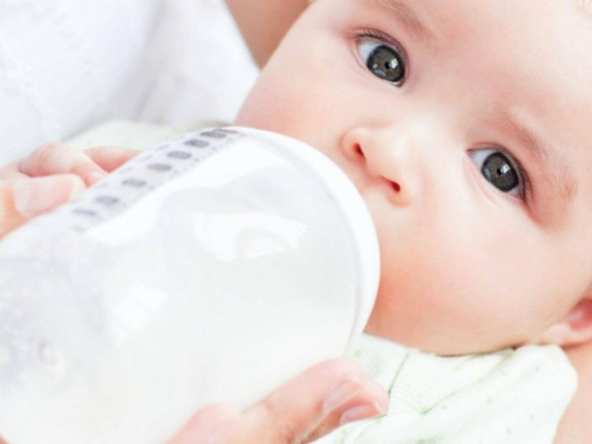 Ανησυχία στους γονείς για το βρεφικό γάλα: Έρευνα του Εισαγγελέα στο Παρίσι για ενδεχόμενη μόλυνση