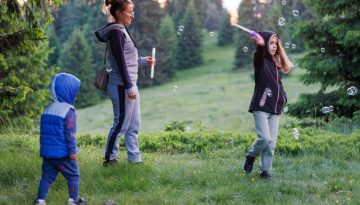 10 απλοί καθημερινοί τρόποι για να βελτιώσετε τη συμπεριφορά και τη διάθεση του παιδιού