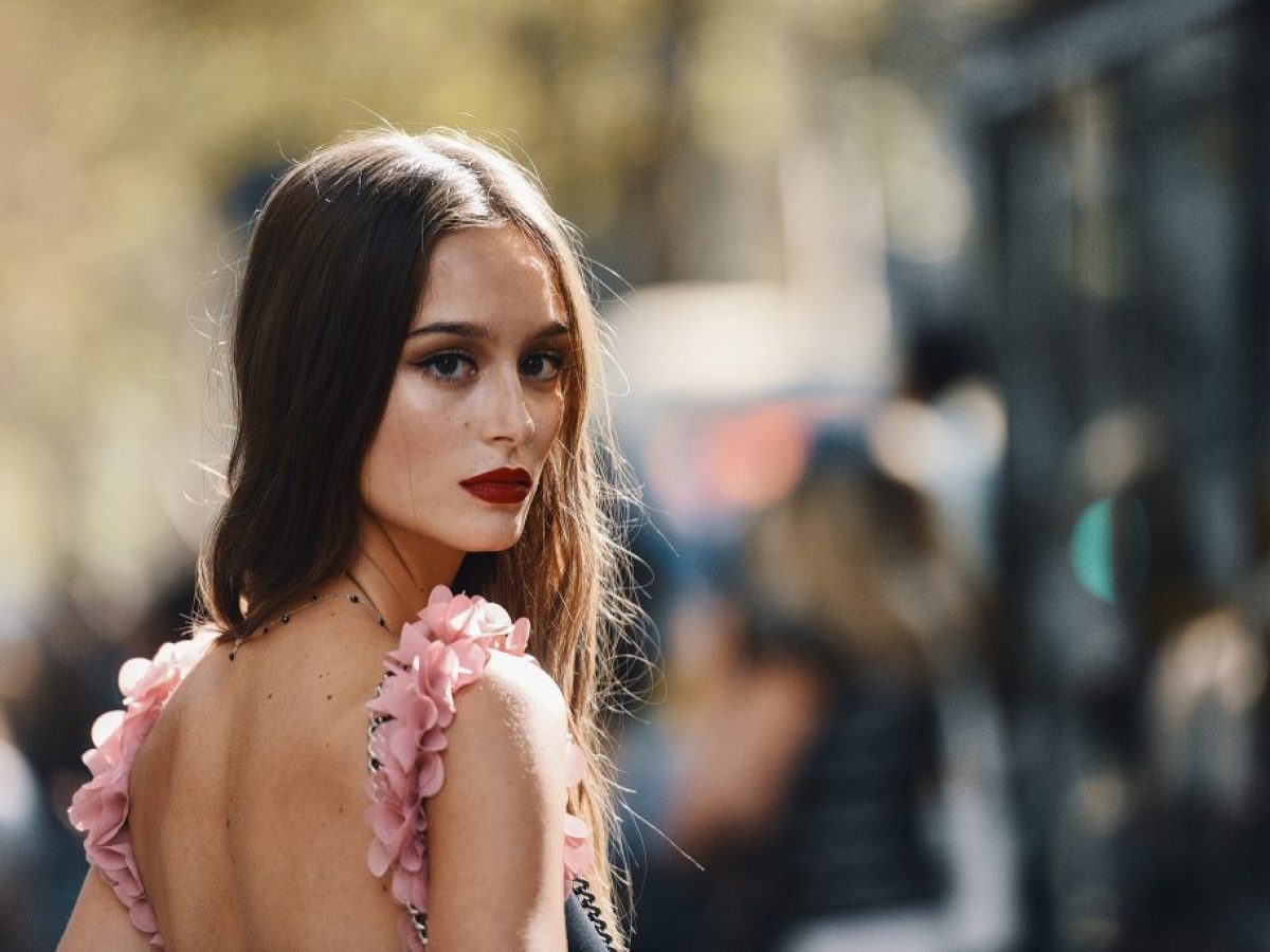 Milan Fashion Week: Οι top αποχρώσεις στα lip looks των fashionistas στις street style εμφανίσεις τους