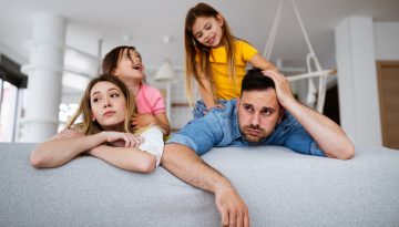 Parental Burnout: Η φροντίδα του παιδιού ξεκινά από τη φροντίδα του γονέα