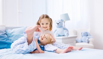 Ένα δωμάτιο, δύο αδέρφια: Πλεονεκτήματα και μειονεκτήματα της «συγκατοίκησης»