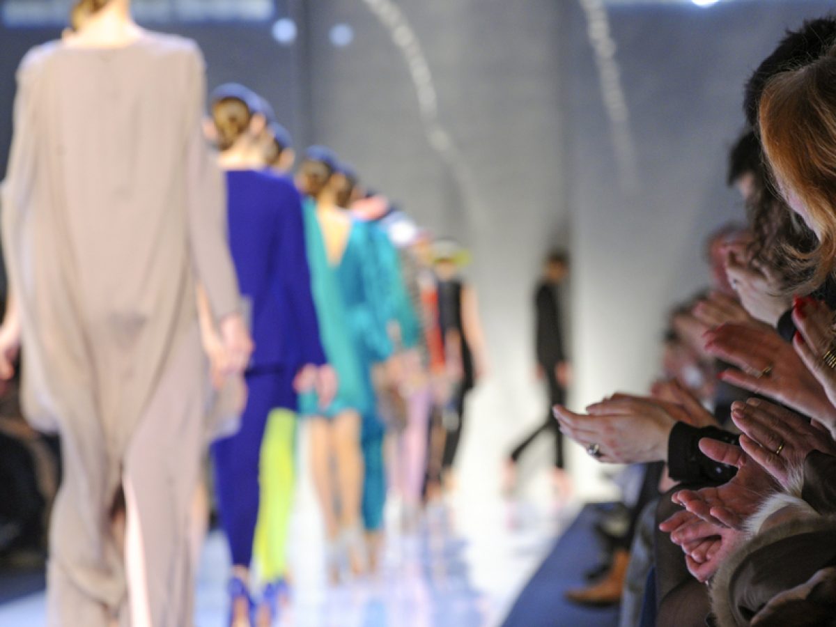 Η Εβδομάδα Μόδας της Νέας Υόρκης μας πήγε πίσω στα ’70s
