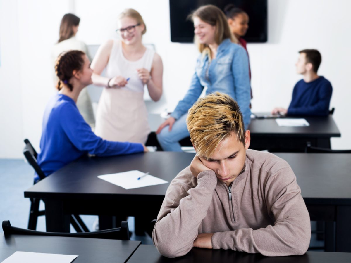 Μοναξιά: Ποιος είναι ο Νο1 λόγος που τη νιώθουν οι έφηβοι;