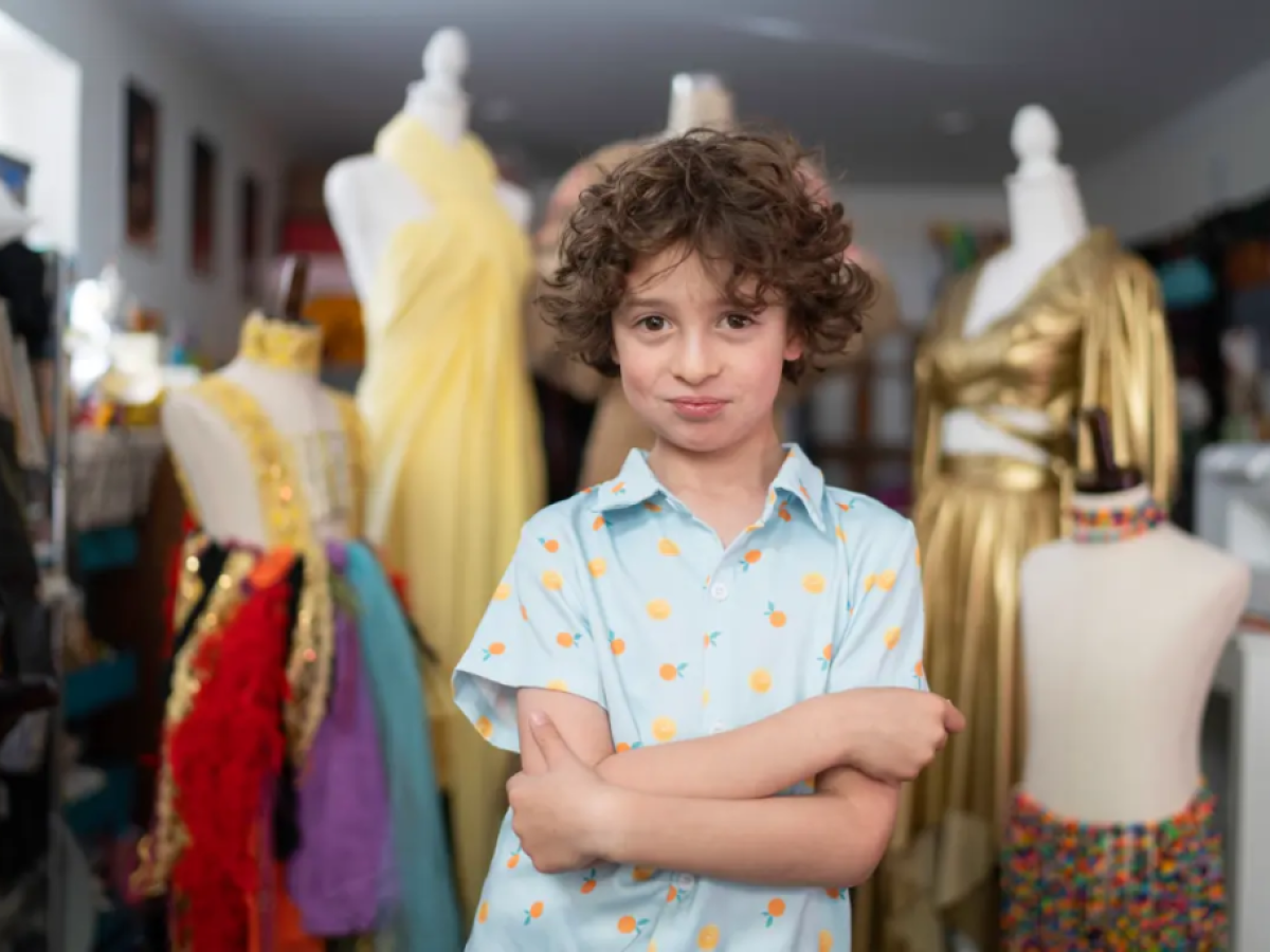 Ο 10χρονος σχεδιαστής Max Alexander κατακτά την Εβδομάδα Μόδας του Παρισιού