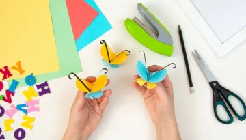 Στυλό με πεταλούδες: Μία πανέμορφη ανοιξιάτικη κατασκευή για να φτιάξετε με τα παιδιά