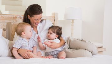 Τα πρώτα playdates του μωρού: Μικρά βήματα που αναπτύσσουν μεγάλες κοινωνικές δεξιότητες