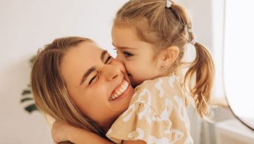 Τι κάνει ένα σπίτι ευτυχισμένο για τα παιδιά; Τα σημάδια που το αποκαλύπτουν