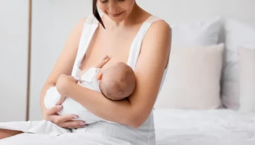 Το γυναικείο στήθος αναπτύχθηκε για να κρατά ζεστό το νεογέννητο;