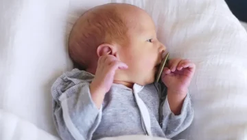 Το μωρό της φίλης μου κοιμάται 12 ώρες σερί, γιατί το δικό μου όχι;