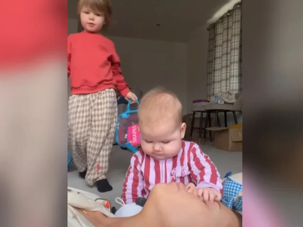 Το πιο μικρό… mute button: Μωρό σταματάει τη λογοδιάρροια της μαμά με τον πιο viral τρόπο