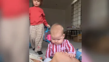 Το πιο μικρό… mute button: Μωρό σταματάει τη λογοδιάρροια της μαμά με τον πιο viral τρόπο