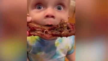Ξεκαρδιστικό βίντεο: Πώς αντιδρούν τα μωρά στην πίτσα, τα παϊδάκια ή τα μακαρόνια;