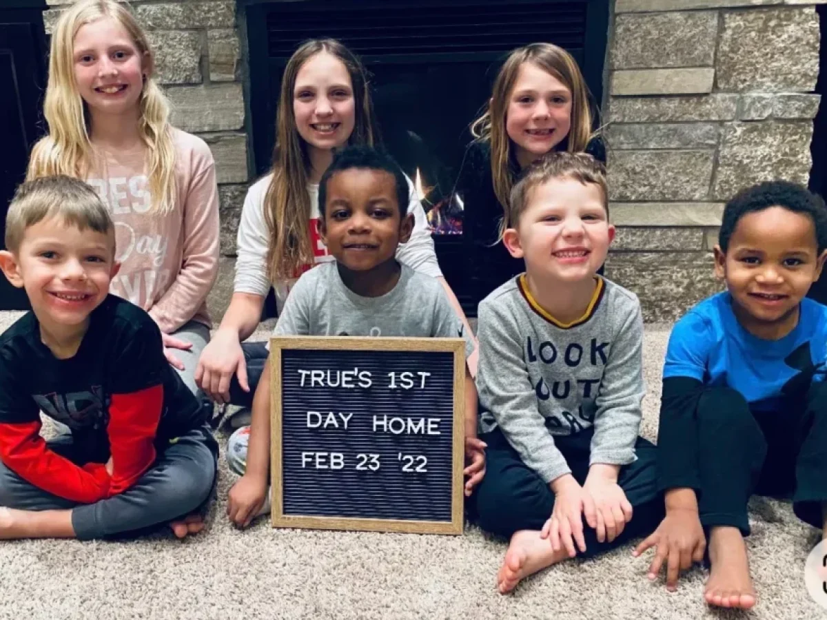 Αγοράκι περίμενε μόνο του για επέμβαση καρδιάς και η γιατρός του άλλαξε τη ζωή