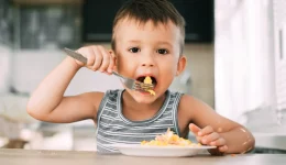 4-trofes-pou-periechoun-perissoteri