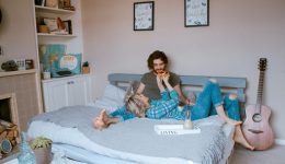 5-sinithies-tis-kiriakis-pou