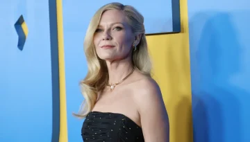 Χωρίστρα στο πλάι: 5 hair looks των stars που είναι έμπνευση