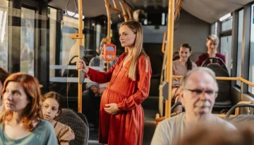 Έγκυος καταγράφει μία στιγμή… αναισθησίας και γίνεται viral