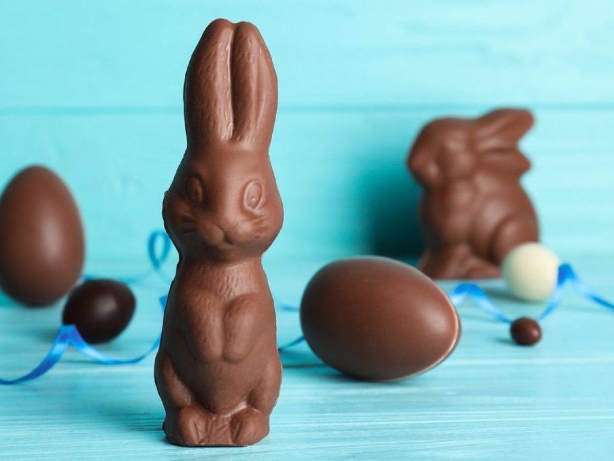 Έτσι θα φτιάξετε σπιτικά σοκολατένια αβγά και πασχαλινά λαγουδάκια