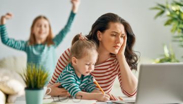 Γονεϊκότητα: Πώς σπάμε τον κύκλο της εξάντλησης;