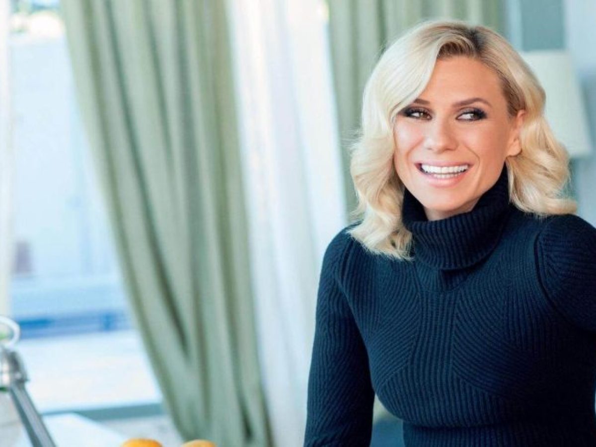 Κατερίνα Καραβάτου: Τα πασχαλινά αυγά που έβαψε με τα παιδιά της και η συγκινητική ανάμνηση από τη μητέρα της