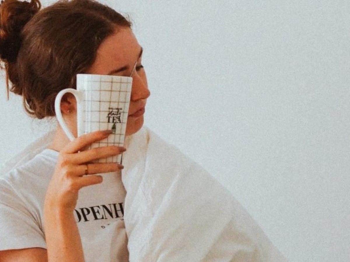 «Κρατούσα μια άδεια κούπα και δεν ήξερα γιατί» – μια ιστορία που θα σου θυμίσει εσένα