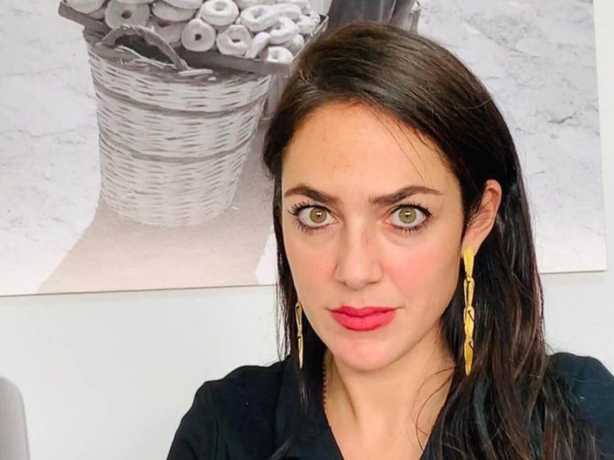 «Νταντάδες της Γειτονιάς»: Ανοίγουν άμεσα οι αιτήσεις – Voucher έως 500€ για τους γονείς