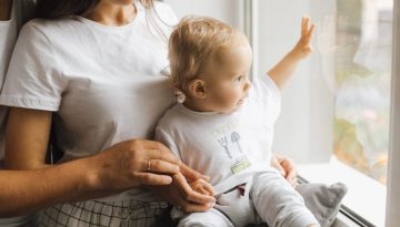 Πόσο δύσκολο είναι να βρεις αξιόπιστο babysitter στην Αθήνα;