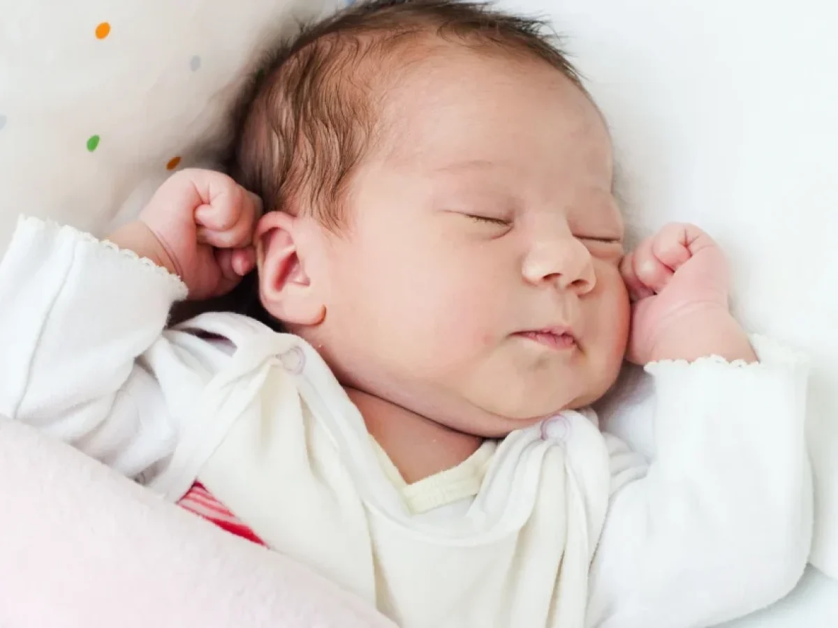 «Άφησέ το μόνο του να μάθει»: Η αλήθεια που δεν σου λένε για τον παιδικό ύπνο