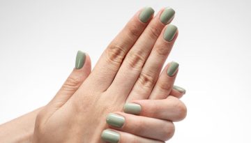 Matcha nails: Η τάση στα νύχια που είναι εμπνευσμένη από το δημοφιλές τσάι