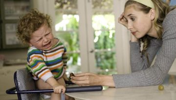 Mom guilt: Η αλήθεια που κάθε εξαντλημένη μαμά χρειάζεται να ακούσει