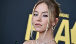 Sydney-Sweeney-girise-piso-sto