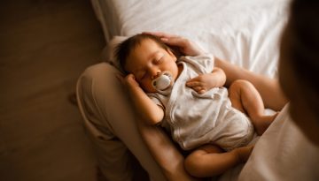 Ύπνος νεογέννητου: Tips & tricks για να κοιμάται περισσότερο και πιο ήρεμα