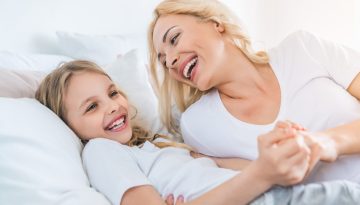 «Μαμά, γέλα λίγο ακόμα»: Το γέλιο μας ενώνει με το παιδί