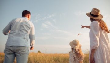 Παιδική ηλικία στην εποχή της AI: κοινή πραγματικότητα, ρουτίνες στο σπίτι και η «πολτοποίηση» της καθημερινότητας