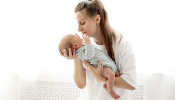 Βρέφη:  Γιατί κλαίνε κάθε απόγευμα; Τι είναι το “witching hour”;