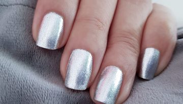 Metallic nails: Το πιο λαμπερό mani trend του καλοκαιριού | imommy