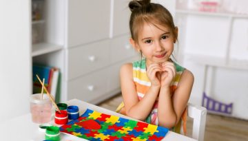 &Alpha;&upsilon;&tau;&iota;&sigma;&mu;ό&sigmaf; & &pi;&alpha;&iota;&delta;&iota;ά: &Alpha;&pi;&lambda;ό &tau;&epsilon;&sigma;&tau; &upsilon;&pi;ό&sigma;&chi;&epsilon;&tau;&alpha;&iota; &pi;&iota;&omicron; έ&gamma;&kappa;&alpha;&iota;&rho;&eta; &alpha;&nu;ί&chi;&nu;&epsilon;&upsilon;&sigma;&eta;