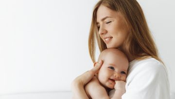 Τρυφεροί και απλοί τρόποι να δεθείτε με το μωρό σας