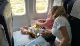 mother-kid-airplane-6