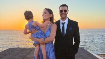 Μαίρη Συνατσάκη: Μαμά και κόρη με ασορτί φορέματα έκλεψαν τις εντυπώσεις στο γάμο της Οικονομάκου – all4mama