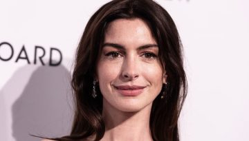 Anne Hathaway: &Theta;έ&lambda;&omicron;&upsilon;&mu;&epsilon; &nu;&alpha; &alpha;&nu;&tau;&iota;&gamma;&rho;ά&psi;&omicron;&upsilon;&mu;&epsilon; &tau;&alpha; coconut water nails &tau;&eta;&sigmaf; | imommy