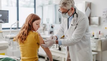 &Omicron; &epsilon;&mu;&beta;&omicron;&lambda;&iota;&alpha;&sigma;&mu;ό&sigmaf; HPV &epsilon;&phi;ή&beta;&omega;&nu; 9-14 &epsilon;&tau;ώ&nu; &pi;&rho;&omicron;&sigma;&phi;έ&rho;&epsilon;&iota; &tau;&omicron; &mu;&epsilon;&gamma;&alpha;&lambda;ύ&tau;&epsilon;&rho;&omicron; ό&phi;&epsilon;&lambda;&omicron;&sigmaf;